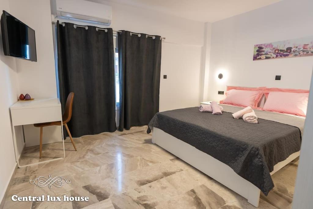 Central Lux House Kalamata Exterior photo